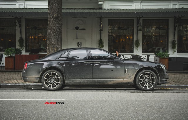 Sẽ thế nào nếu một chiếc Rolls-Royce Ghost được độ phần cản của Rolls-Royce Wraith ? - Ảnh 3. Sẽ thế nào nếu một chiếc Rolls-Royce Ghost được độ phần cản của Rolls-Royce Wraith ? - Ảnh 3.