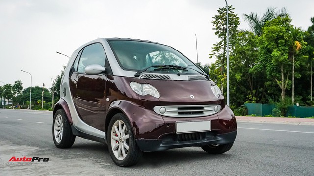 Đây là xe cũ 2 cửa giá hơn 200 triệu đồng cho người khát ô tô che mưa nắng