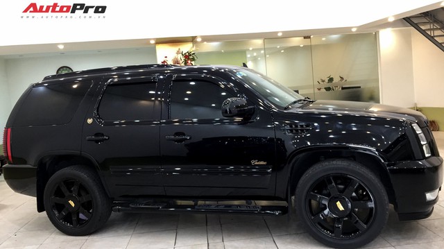 Cadillac Escalade đời 2007 có giá ngang Mercedes-Benz C200 mới tinh