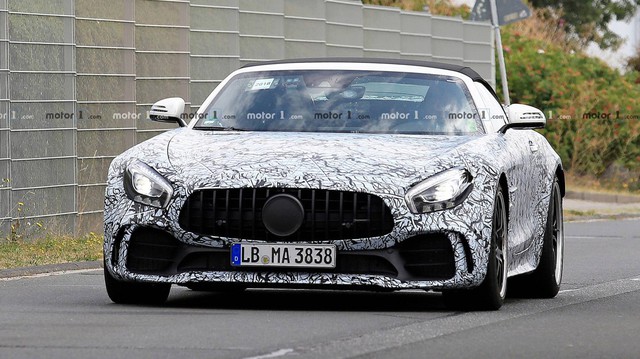 Mercedes-AMG GT R Roadster: Siêu xe mui trần mới cạnh tranh Porsche 911