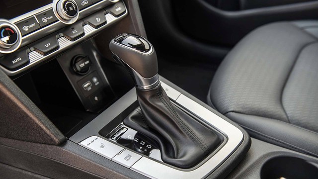 Hyundai Elantra 2019 ra mắt với những thay đổi ngỡ ngàng trong thiết kế - Ảnh 6.