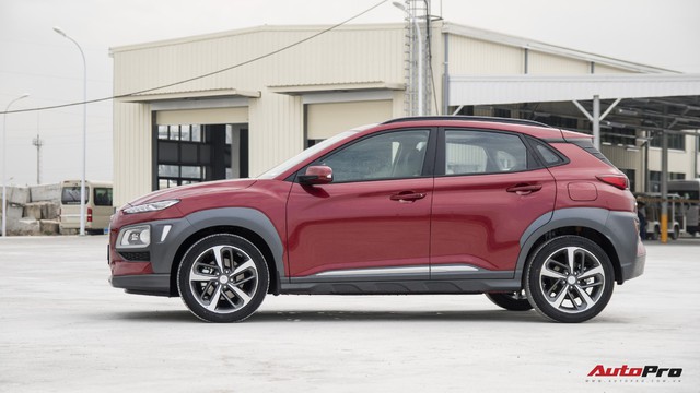 Bị chê đắt, Hyundai Kona bản cao nhất có gì để định giá 725 triệu đồng? - Ảnh 2.