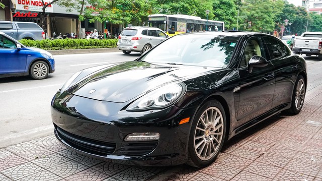 Sau hơn 7 vạn km, Porsche Panamera có giá chưa tới 2 tỷ đồng