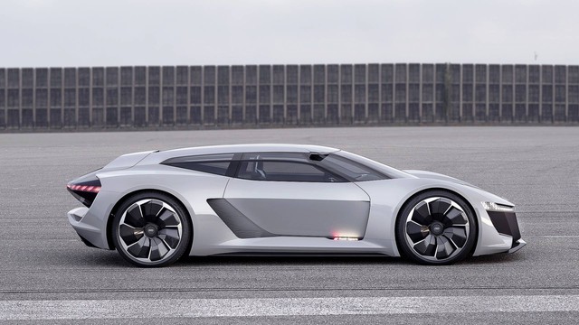 Audi PB18 Concept - Xe 3 trong 1: xe đua, hatchback hiệu suất cao và... mô tô phân khối lớn - Ảnh 1.