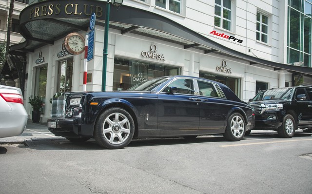 Rolls-Royce Phantom Sapphire Edition độc nhất Việt Nam dạo phố. - Ảnh 1.