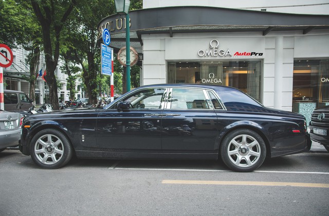 Rolls-Royce Phantom Sapphire Edition độc nhất Việt Nam dạo phố. - Ảnh 2.