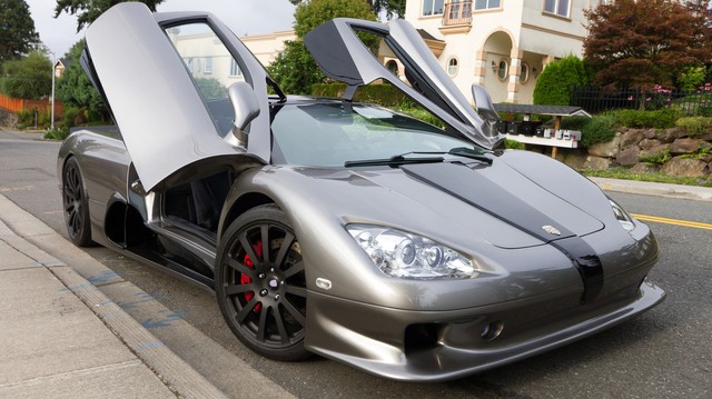 Sao phải mua Bugatti Divo đắt đỏ khi có thể tậu siêu xe từng phá kỷ lục thế giới với giá chỉ bằng một phần 25?