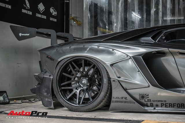 Lamborghini Aventador lên đời với bộ bodykit phiên bản giới hạn giá 3 tỷ từ Liberty Walk - Ảnh 10.
