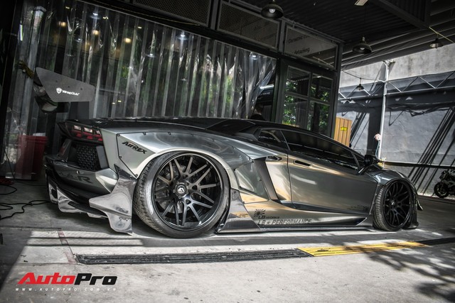 Lamborghini Aventador lên đời với bộ bodykit phiên bản giới hạn giá 3 tỷ từ Liberty Walk - Ảnh 17.