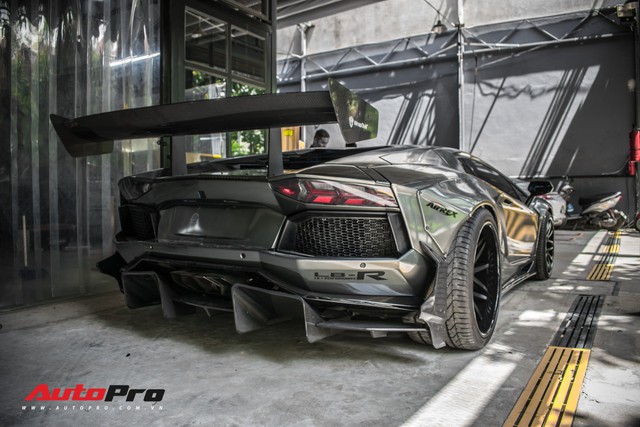Lamborghini Aventador lên đời với bộ bodykit phiên bản giới hạn giá 3 tỷ từ Liberty Walk - Ảnh 14.