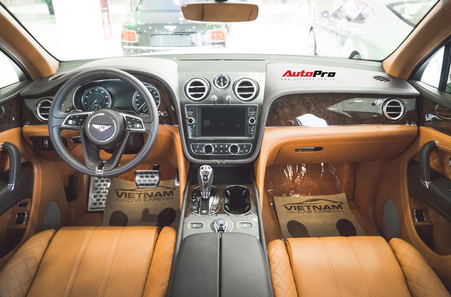 Bentley Bentayga màu trắng đầu tiên được nhập khẩu chính hãng có gì đặc biệt? - Ảnh 8.