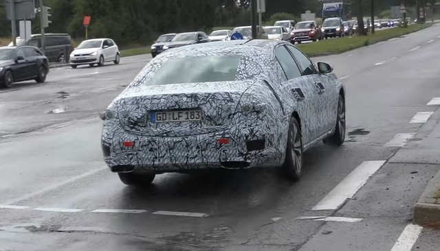 Mercedes-Benz S-Class mới sử dụng màn hình cong? - Ảnh 2.
