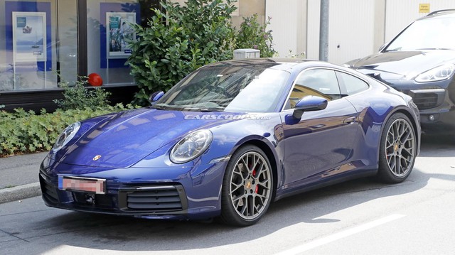 Porsche 911 mới chưa ra mắt nhưng đã lộ diện hoàn toàn trên phố