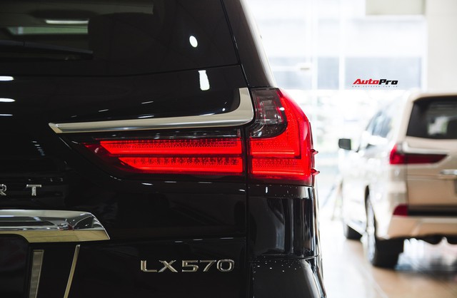 Soi kĩ Lexus LX570 SuperSport phiên bản 4 chỗ vừa xuất hiện tại Hà Nội - Ảnh 12.