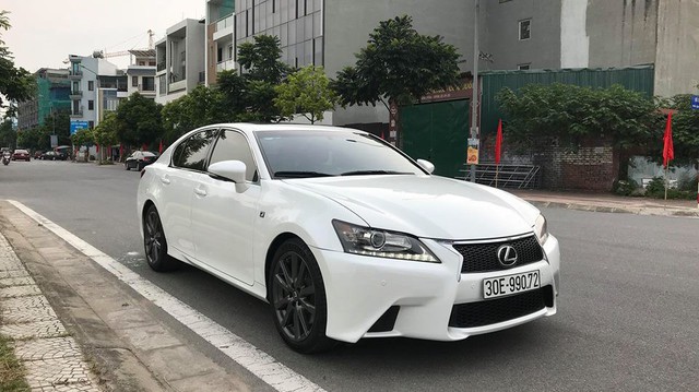 Chạy Lexus GS 350 F-Sport 5 năm, lỗ nguyên một chiếc Toyota Camry