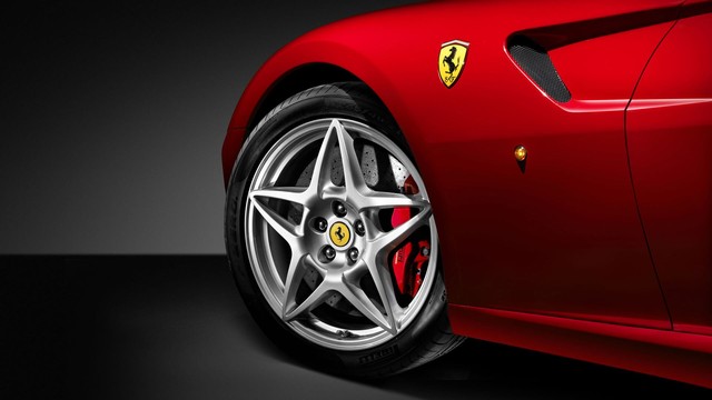 Bán mỗi xe, Ferrari lãi khoảng 80.000 USD - Ảnh 1.