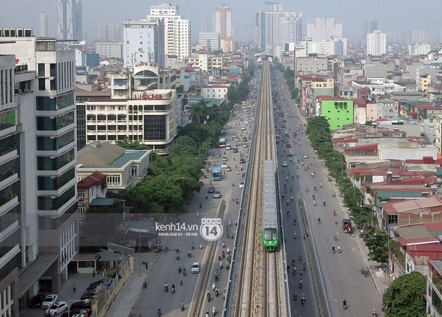 Chùm ảnh: Hành trình 15 phút đoàn tàu đường sắt trên cao lao vun vút từ ga Cát Linh tới Yên Nghĩa - Ảnh 14.