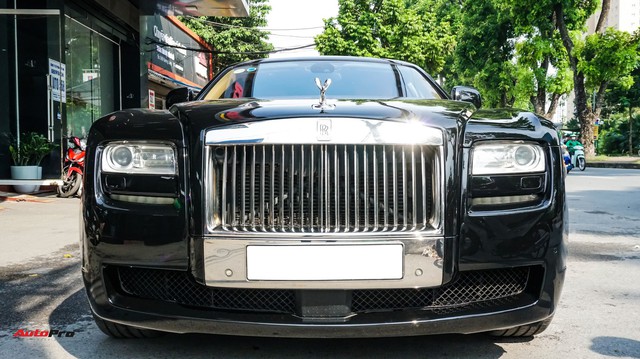 Chi tiết Rolls-Royce Ghost bán lại với giá gần 11 tỷ đồng tại Hà Nội