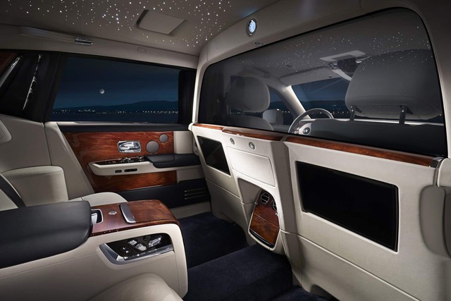 Rolls-Royce tung gói Private Suite tối ưu tính riêng tư cho hàng ghế sau - Ảnh 2.
