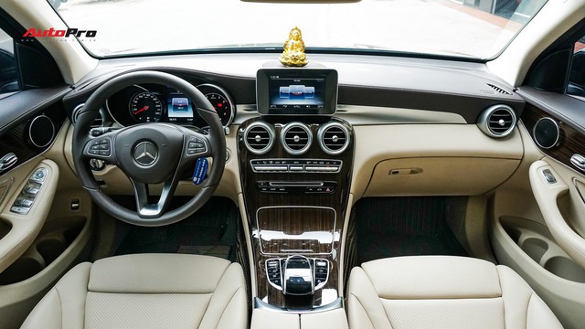 Mới ra mắt không lâu, Mercedes-Benz GLC 200 đã có mặt trên thị trường xe cũ - Ảnh 7.