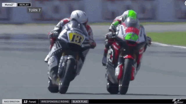 Bóp phanh đối thủ ngay khi đang đua 220km/h, tay đua chuyên nghiệp bị sa thải