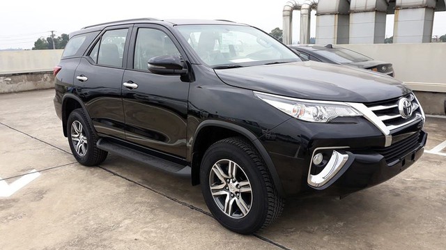 Thêm trăm triệu tiền phụ kiện, Toyota Fortuner 2018 vẫn bán được hơn 900 xe trong một tháng