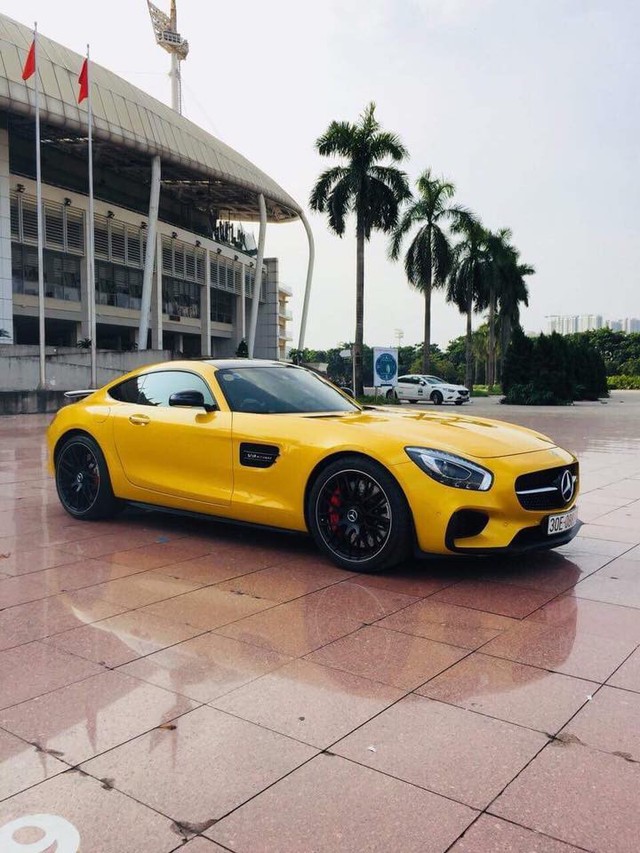 Nữ đại gia Hải Phòng bán Mercedes-Benz AMG GT-S Edition 1 màu vàng độc nhất Việt Nam sau 5.000 km - Ảnh 2.