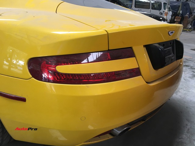 Aston Martin DB9 màu vàng độc nhất Việt Nam bị chủ nhân bỏ mặc, nằm phủ bụi tại garage - Ảnh 8.