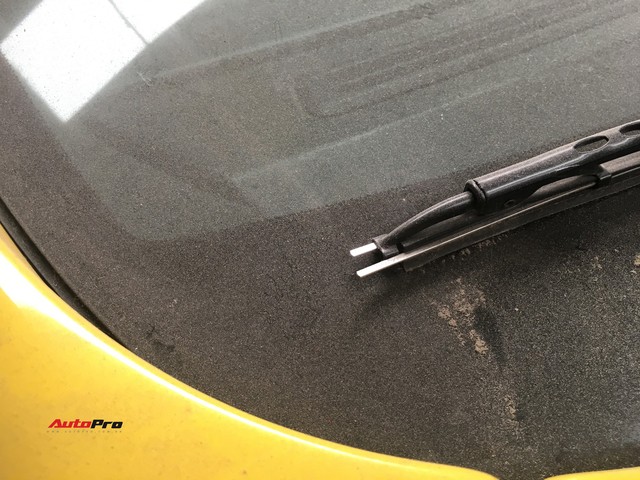 Aston Martin DB9 màu vàng độc nhất Việt Nam bị chủ nhân bỏ mặc, nằm phủ bụi tại garage - Ảnh 6.