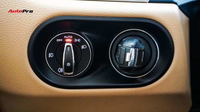 Sau 20.000 km, Porsche Macan hạ giá còn 2,8 tỷ đồng - Ảnh 10. Sau 20.000 km, Porsche Macan hạ giá còn 2,8 tỷ đồng - Ảnh 10.