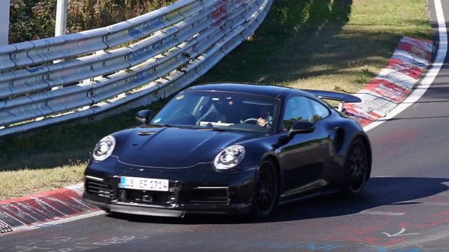 Porsche 911 Turbo lộ diện, trình làng cánh gió chủ động mới