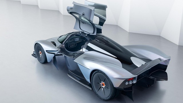 Aston Martin Valkyrie hoàn thiện chiếc đầu tiên cho đại gia, đón đầu đối thủ Mercedes-AMG One - Ảnh 5.