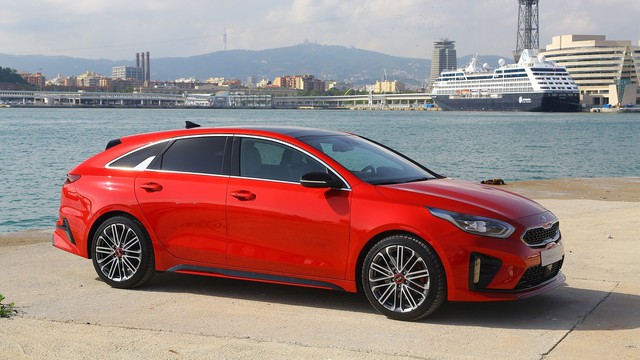 Ảnh thực tế của Kia ProCeed - Đỉnh cao mới của xe Hàn