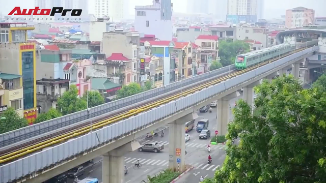 Trải nghiệm thực tế đi xe máy từ Hà Đông đến Cát Linh: Chậm hơn tàu điện mà còn phải chịu bụi bẩn! - Ảnh 1.