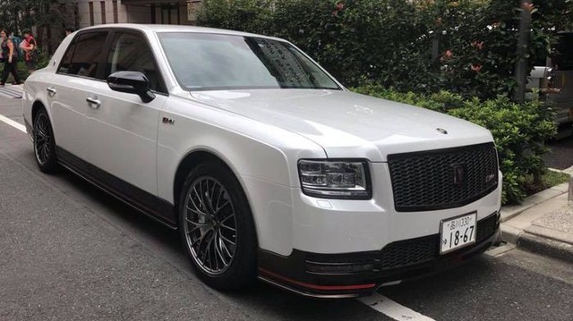 Xác nhận có Toyota Century bản thể thao và chính chủ tịch Toyota đang sử dụng mẫu xe này