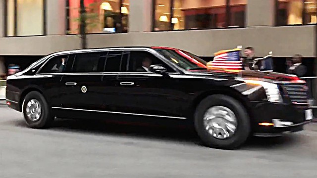 Limousine The Beast hoàn toàn mới của tổng thống Donald Trump lần đầu lộ diện - Ảnh 2.