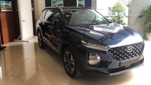 Hyundai Santa Fe thế hệ mới xuất hiện tại Hà Nội trước thời điểm ra mắt