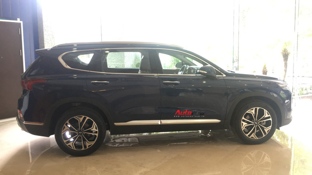 Ảnh chi tiết Hyundai Santa Fe 2019 tại Hà Nội trước ngày ra mắt