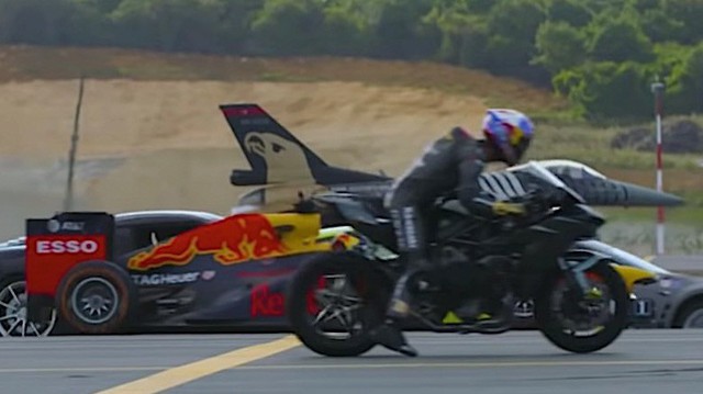 Kawasaki Ninja H2R đua drag với máy bay chiến đấu F-16, xe công thức 1 và người chiến thắng không ngờ