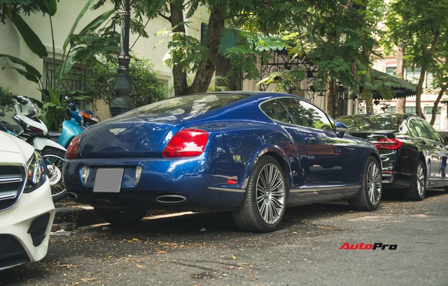 Bentley Continental GT Speed màu xanh hàng hiếm trên đường phố Hà Nội - Ảnh 4.