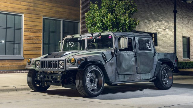 Mil-Spec Hummer H1 Track Titan: Quái vật 900 mã lực trên đường đua - Ảnh 7. Mil-Spec Hummer H1 Track Titan: Quái vật 900 mã lực trên đường đua - Ảnh 7.