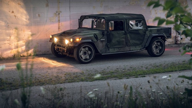 Mil-Spec Hummer H1 Track Titan: Quái vật 900 mã lực trên đường đua - Ảnh 6. Mil-Spec Hummer H1 Track Titan: Quái vật 900 mã lực trên đường đua - Ảnh 6.