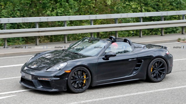 Porsche 718 Boxster Spyder 2019 khoe dáng vẻ mui trần quyến rũ