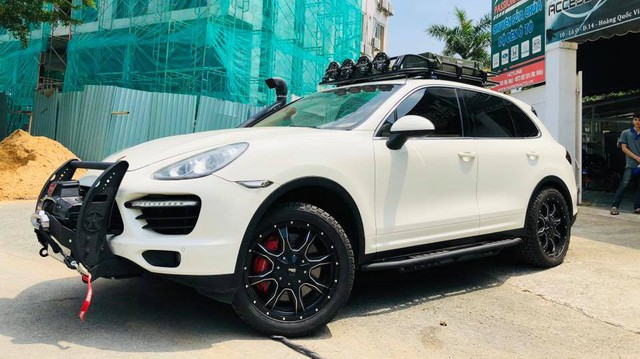 Dân chơi Việt độ Porsche Cayenne cho mùa "phá xe" VOC 2018