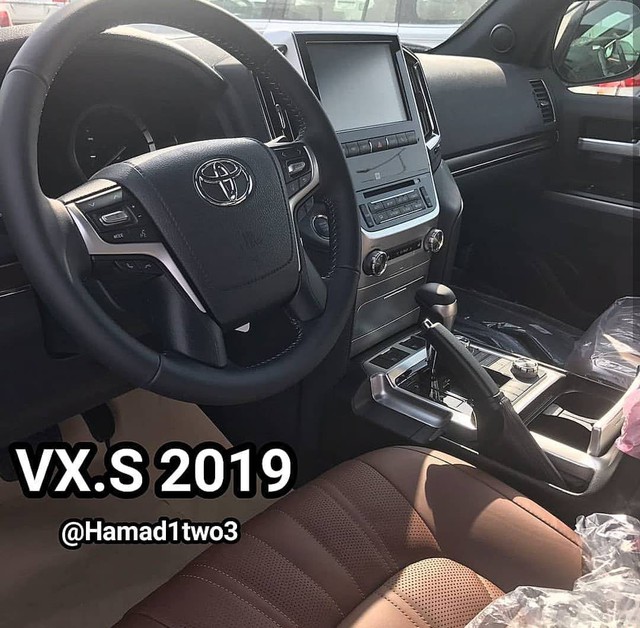 Toyota Land Cruiser và Lexus LX570 2019 lộ thêm ảnh từ trong ra ngoài - Ảnh 4.
