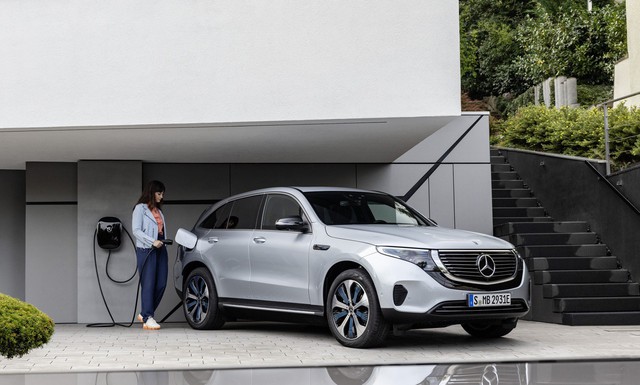 Daimler ngưng hoàn toàn phát triển động cơ đốt trong, chuyên tâm vào xe điện nhắm ngôi vị số 1 trong tương lai - Ảnh 2.