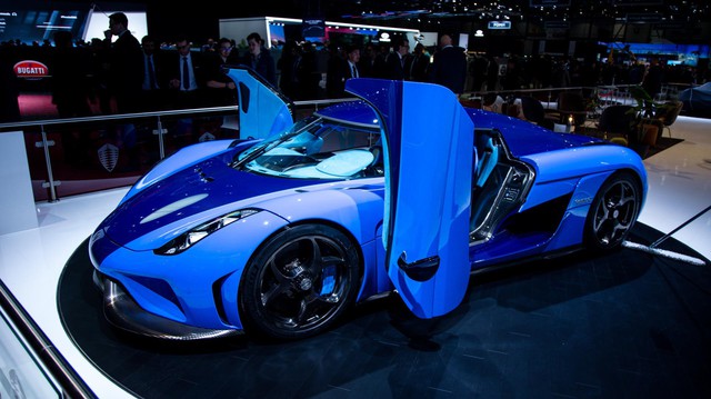 Koenigsegg - Thương hiệu sở hữu siêu xe nhanh nhất thế giới choáng váng với khả năng tăng tốc của Tesla Roadster