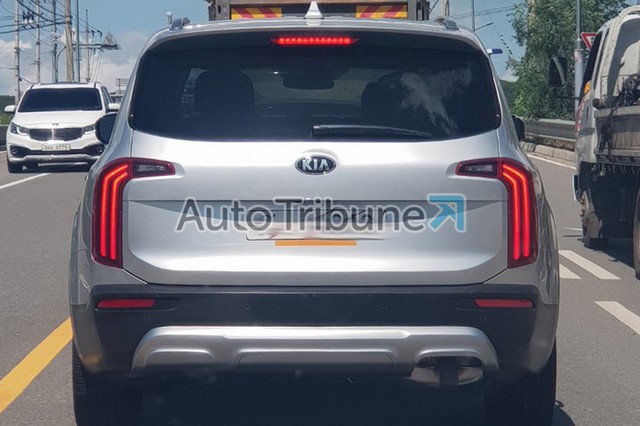 Đối thủ Ford Explorer - Kia Telluride 2019 tiếp tục lộ ảnh thực tế - Ảnh 4.