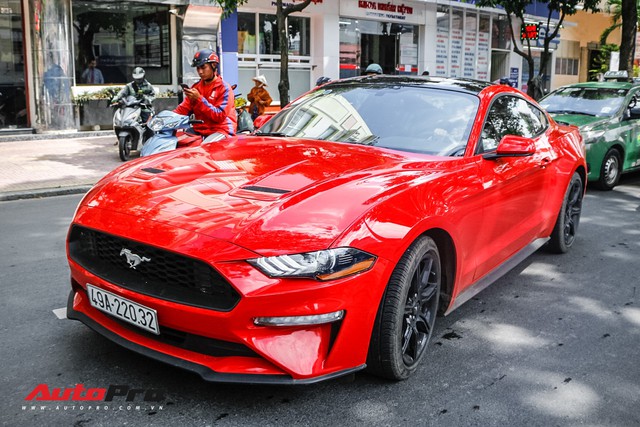 Ford Mustang 2018 đầu tiên ra biển số, về tay đại gia Lâm Đồng - Ảnh 10.
