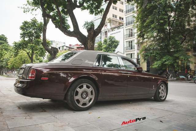 Rolls-Royce Phantom từng bị Mazda3 đâm ngang bụng giờ ra sao? - Ảnh 10. Rolls-Royce Phantom từng bị Mazda3 đâm ngang bụng giờ ra sao? - Ảnh 10.